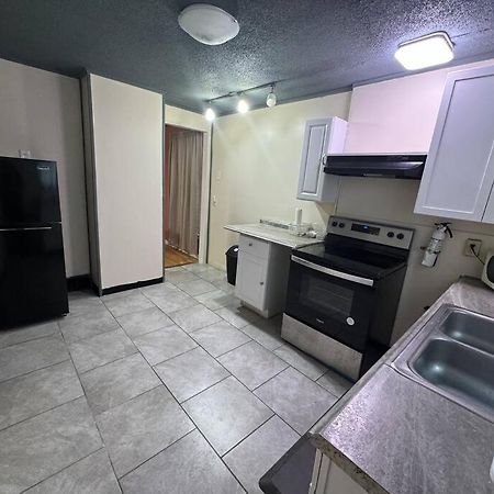 Comforting Getaway-Sleeps 6-Walk To Falls! Ниагара-Фолс Экстерьер фото