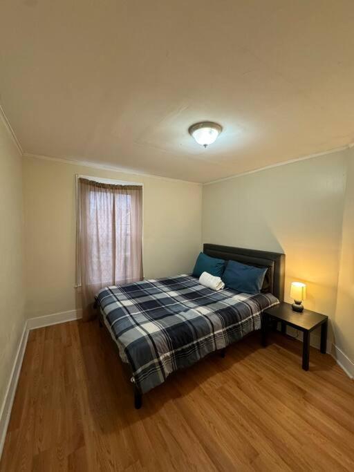 Comforting Getaway-Sleeps 6-Walk To Falls! Ниагара-Фолс Экстерьер фото